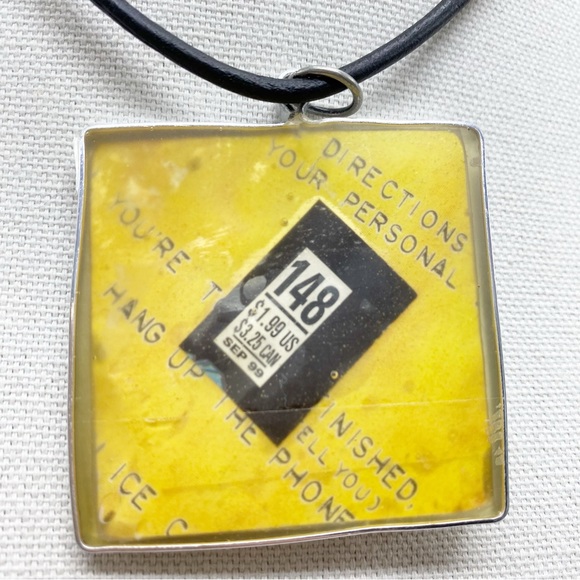 Wonder Woman Comic Book Pendant Necklace Handcrafted NEW - Picture 3 of 4